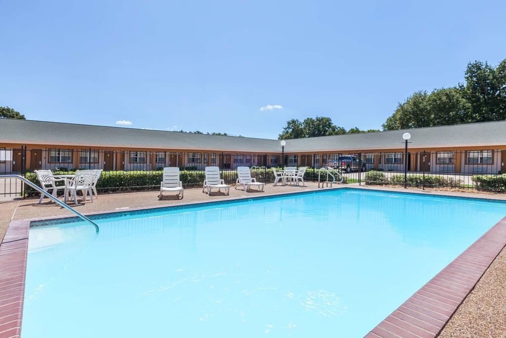 Days Inn Gun Barrel City Exterior photo