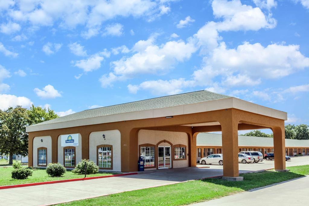 Days Inn Gun Barrel City Exterior photo